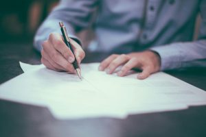 Read more about the article Asigurarea de credite: cum îți protejează ratele