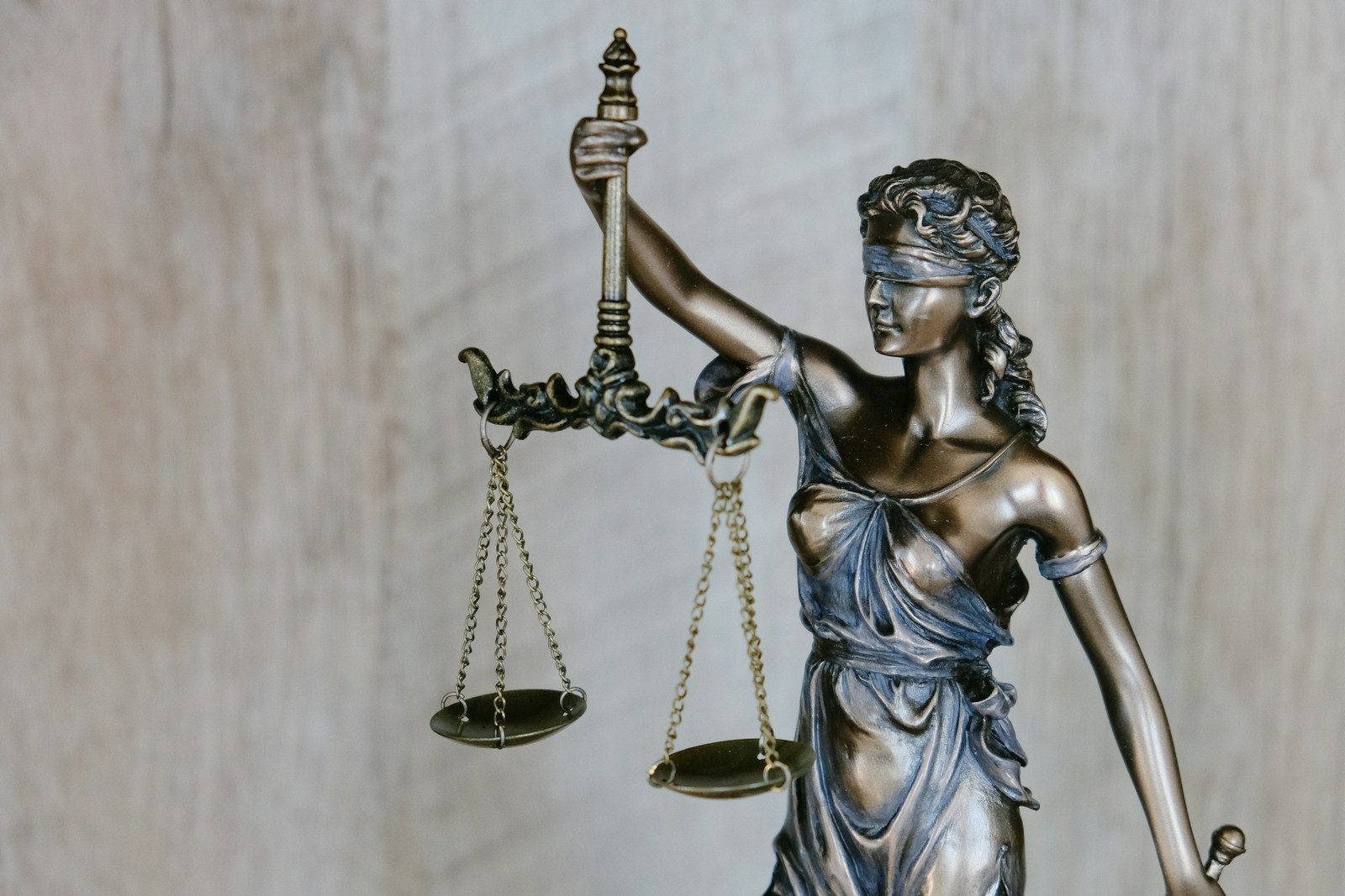 Read more about the article Asigurarea de protecție juridică: când îți este utilă