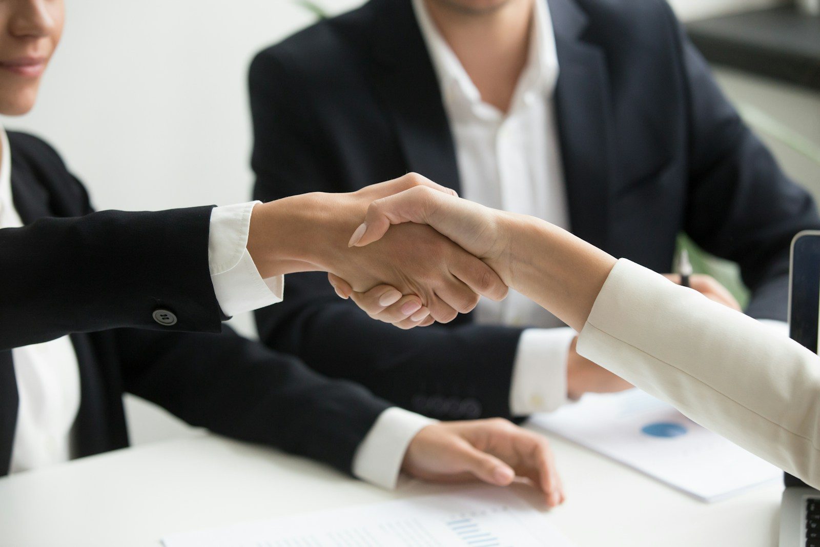 Read more about the article Răspunderea pentru produse: protecție pentru producători și comercianți